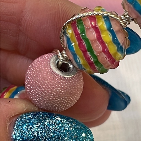 Light pink glass chunky bead large cord wire wrapped yellow green blue stripe - Picture 7 of 8